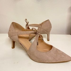 SIZE 8.5 TAN/LIGHT PINK HEEl!